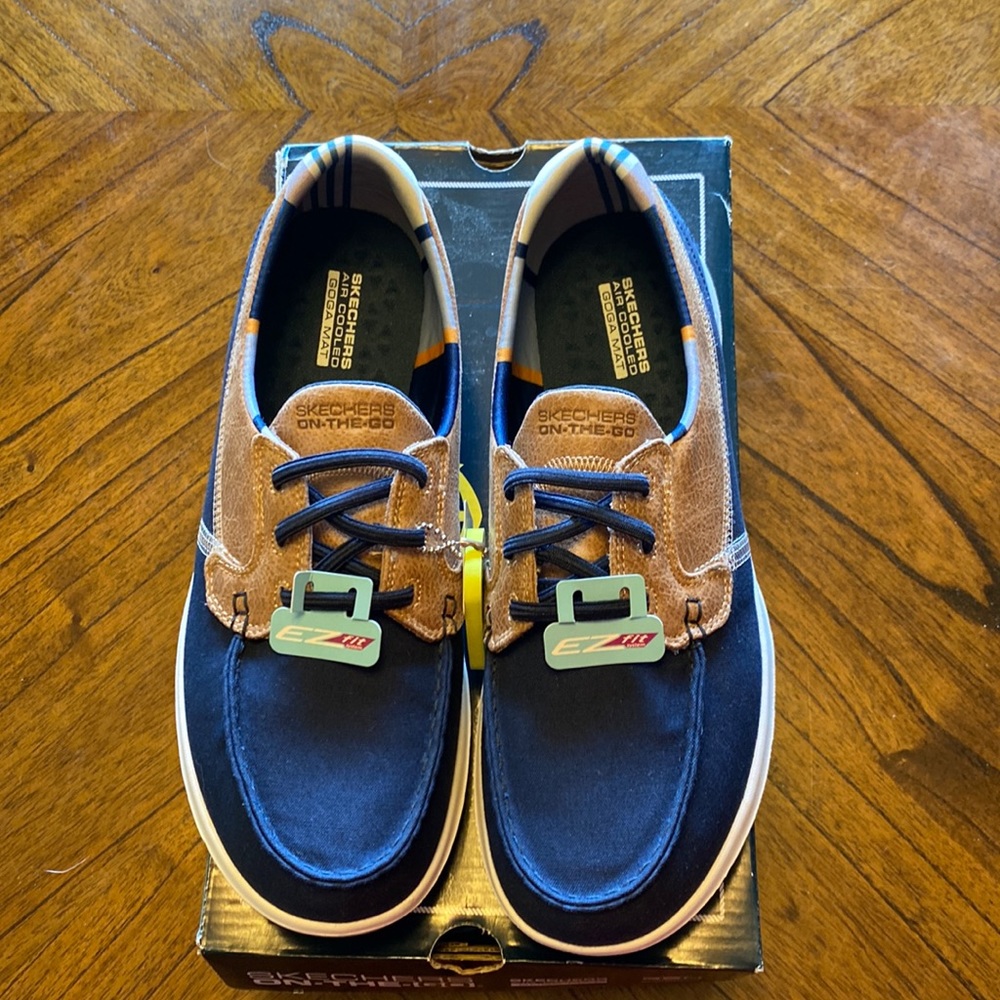 NWT Skechers on the go walk lite shoe
